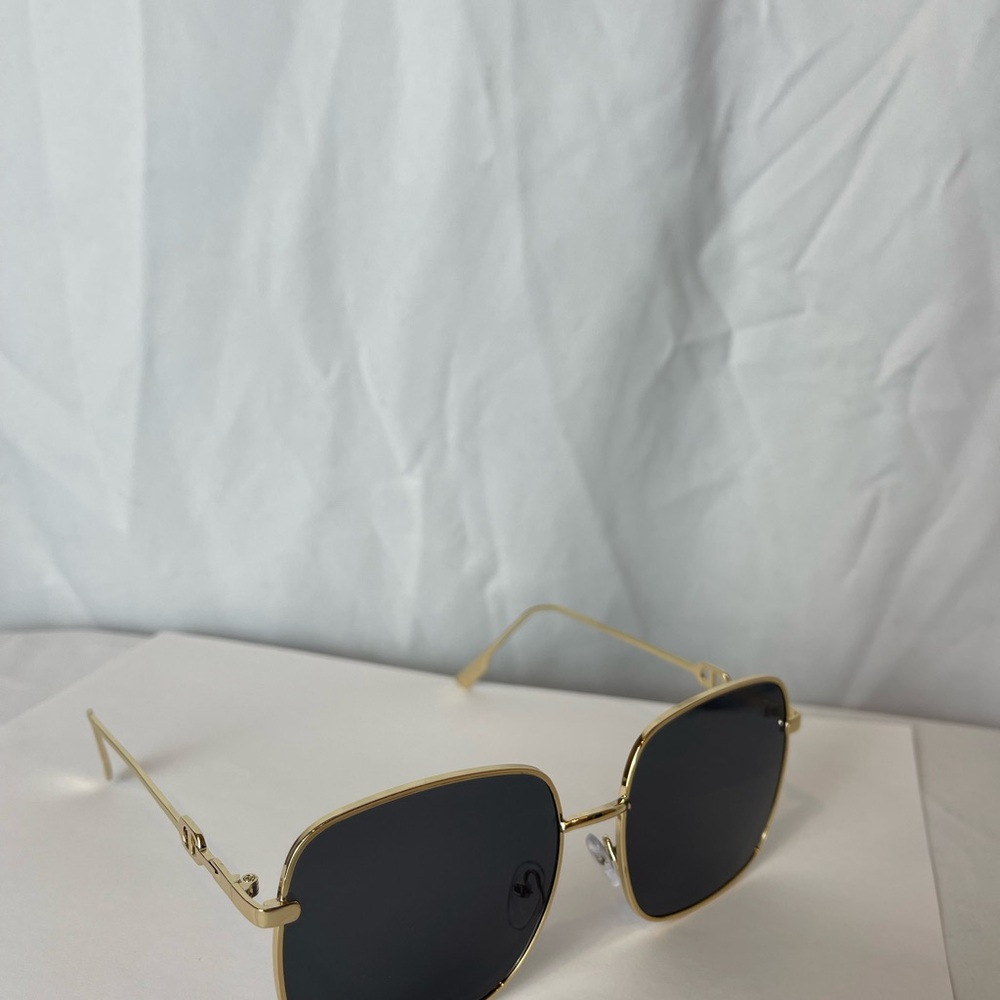 Gold Square Sunglasses - Picture 7 of 7